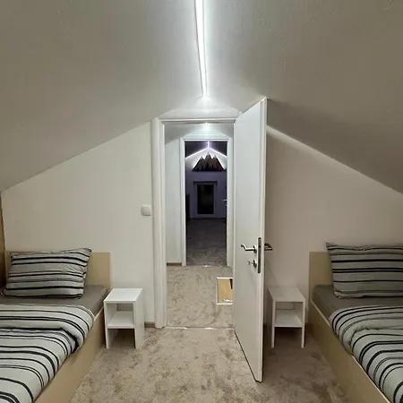 Kiki 2 Appartement Pale